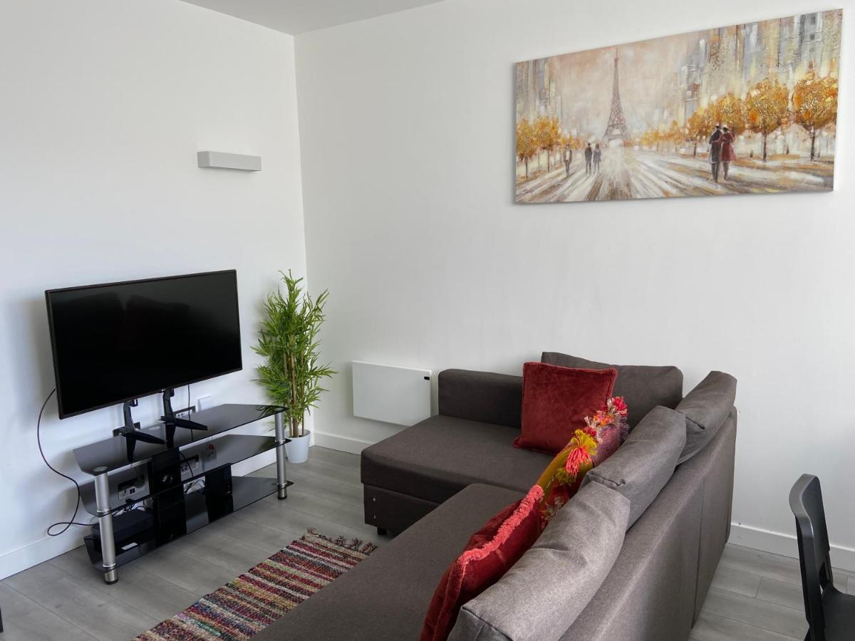 Lovely 2 Double Bedroom Flat With Free Parking - At The Atrium Mk 밀턴 케인즈 외부 사진