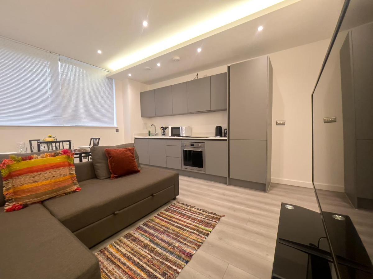 Lovely 2 Double Bedroom Flat With Free Parking - At The Atrium Mk 밀턴 케인즈 외부 사진