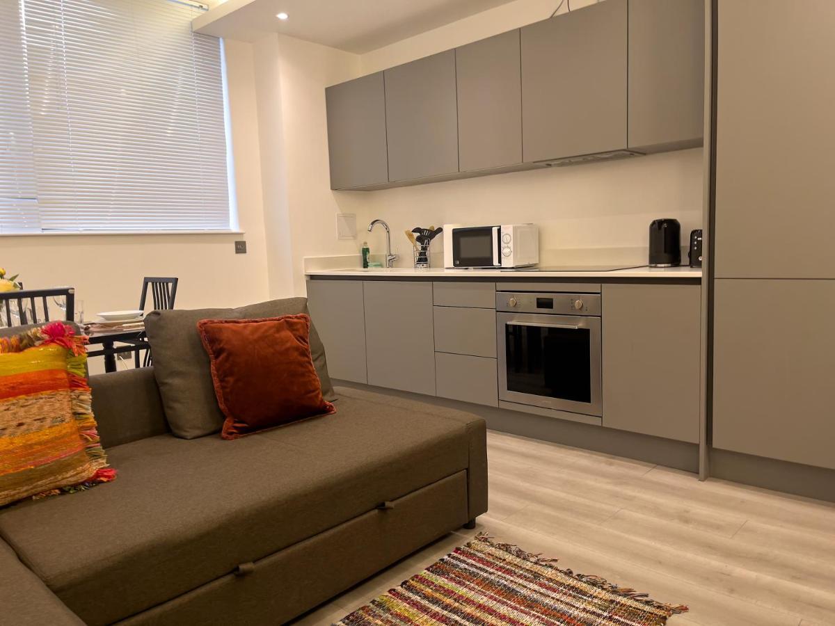 Lovely 2 Double Bedroom Flat With Free Parking - At The Atrium Mk 밀턴 케인즈 외부 사진