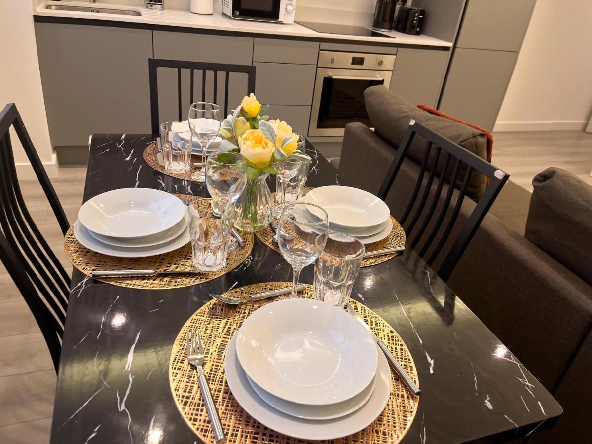 Lovely 2 Double Bedroom Flat With Free Parking - At The Atrium Mk 밀턴 케인즈 외부 사진