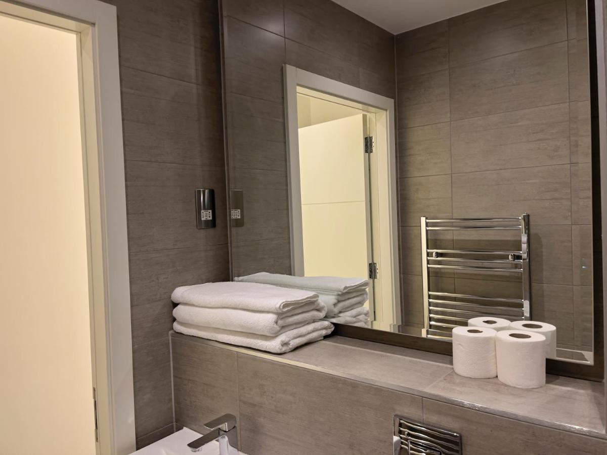 Lovely 2 Double Bedroom Flat With Free Parking - At The Atrium Mk 밀턴 케인즈 외부 사진