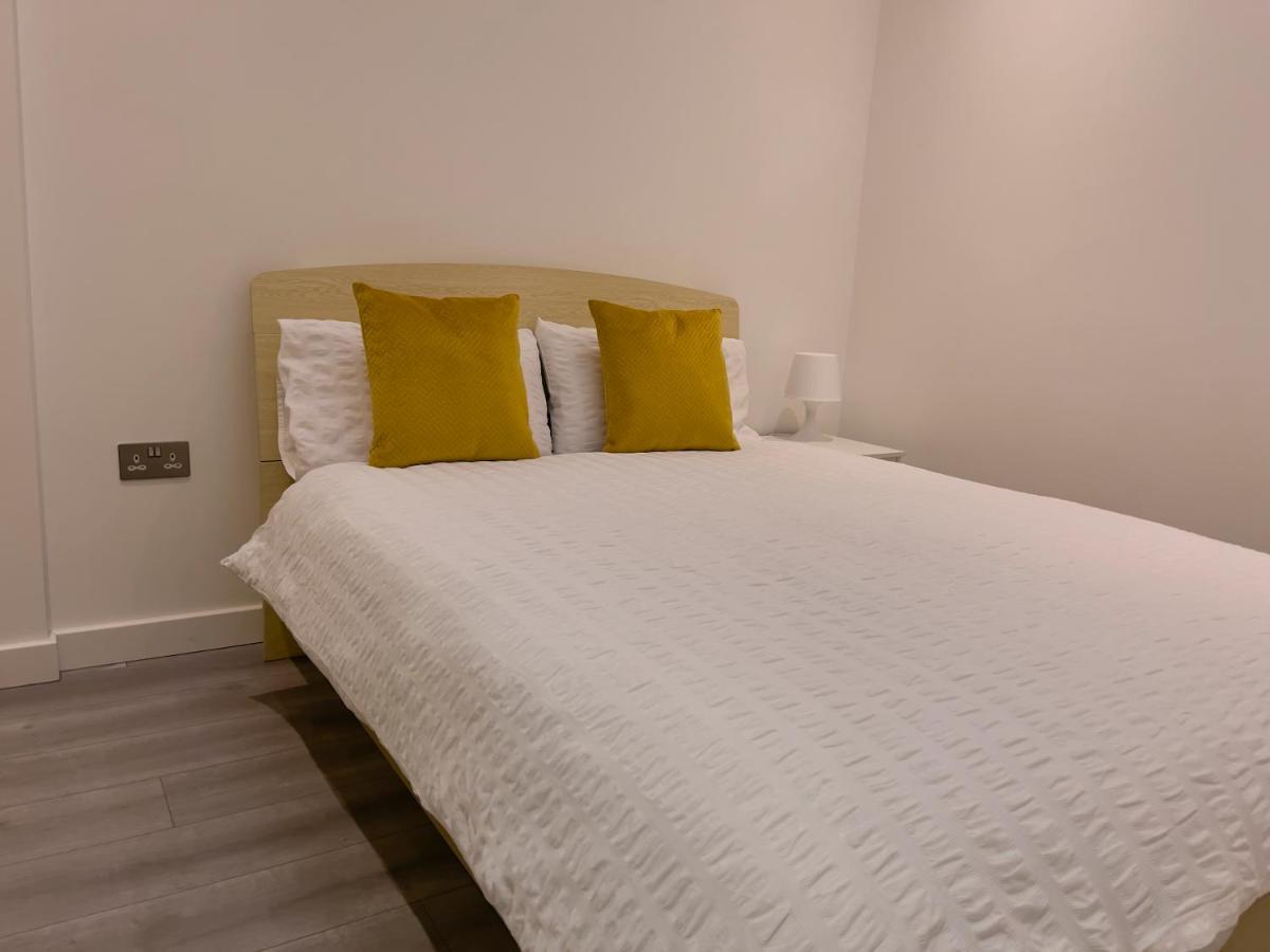 Lovely 2 Double Bedroom Flat With Free Parking - At The Atrium Mk 밀턴 케인즈 외부 사진