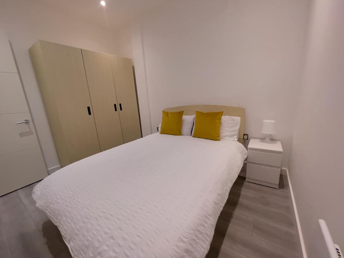 Lovely 2 Double Bedroom Flat With Free Parking - At The Atrium Mk 밀턴 케인즈 외부 사진