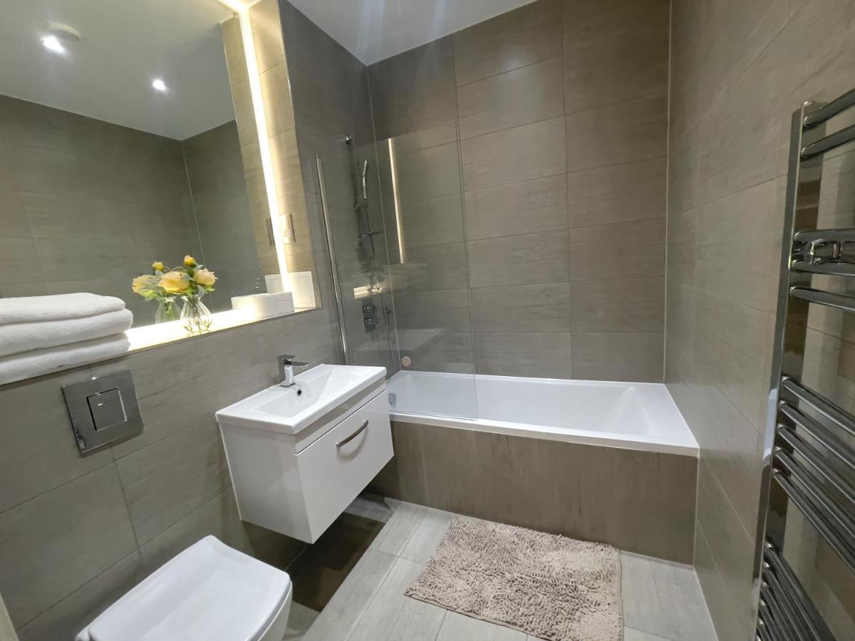 Lovely 2 Double Bedroom Flat With Free Parking - At The Atrium Mk 밀턴 케인즈 외부 사진