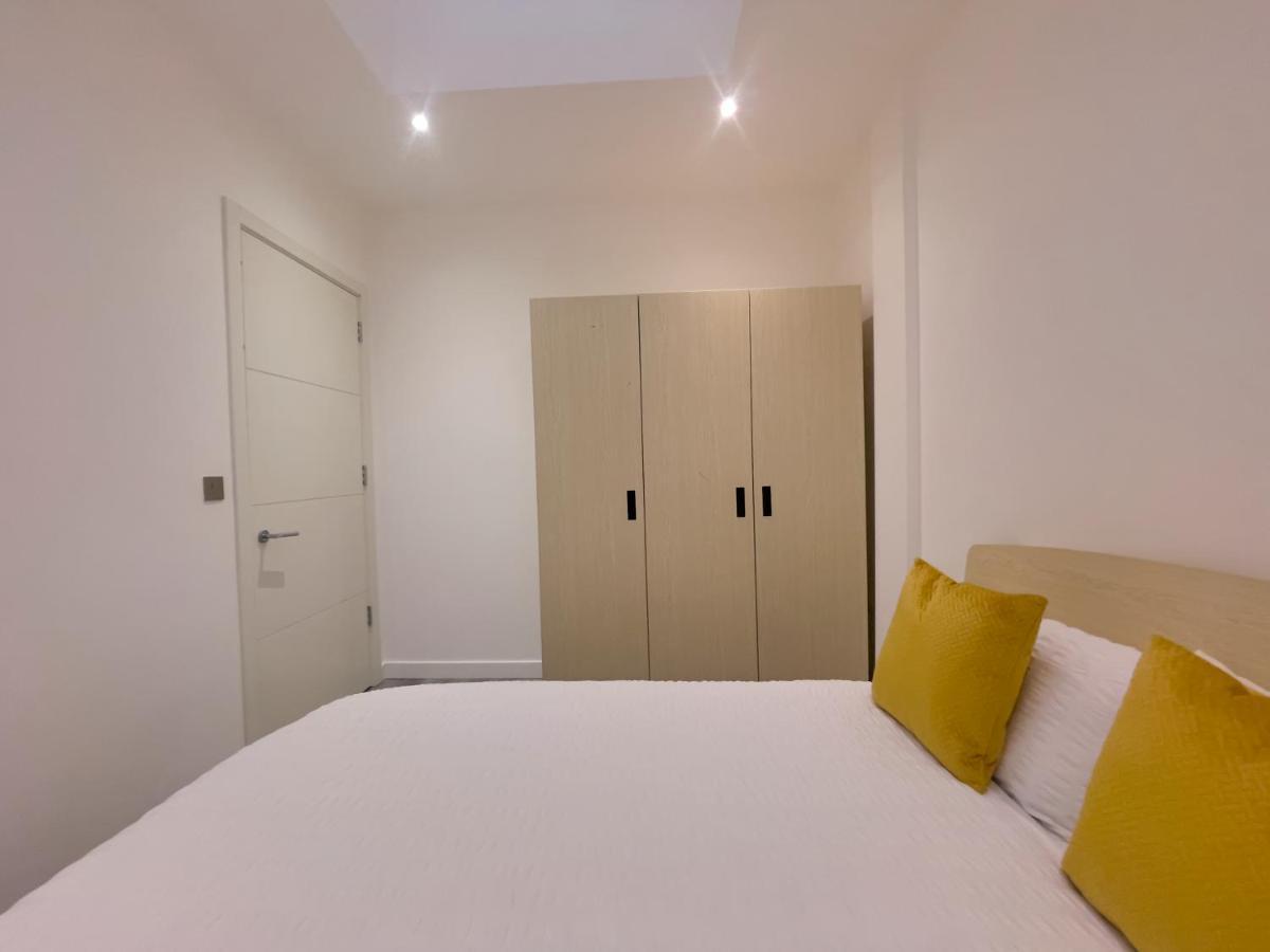 Lovely 2 Double Bedroom Flat With Free Parking - At The Atrium Mk 밀턴 케인즈 외부 사진